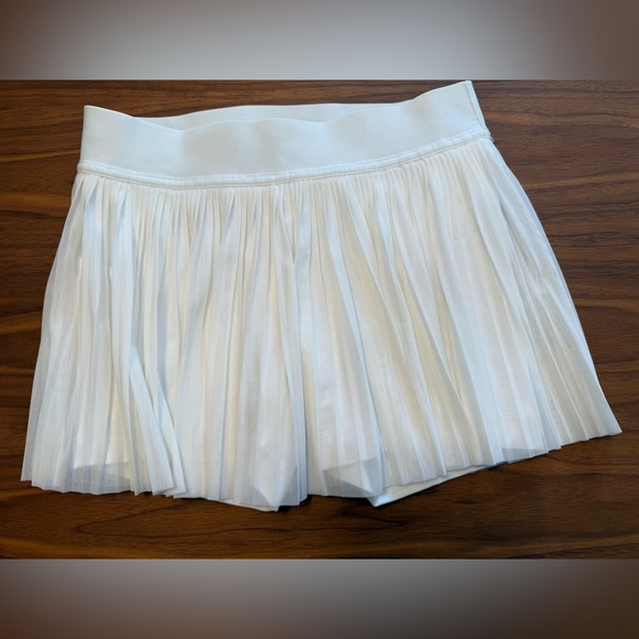 Lululemon Mesh Pleat Tennis Skirt White Size 8 - Picture 8 of 8